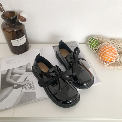 Δερμάτινα υποδήματα γυναικεία σε τρία χρώματα