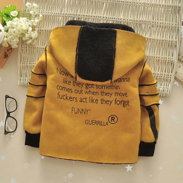 Modern gyerekkabát puha béléssel, két színben