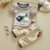 Modern gyerekcsapat fiúknak szóló alkalmazással