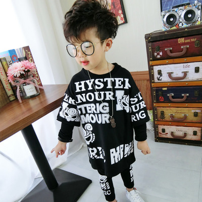 Gyermek modern szett fiúknak fekete színben, feliratokkal