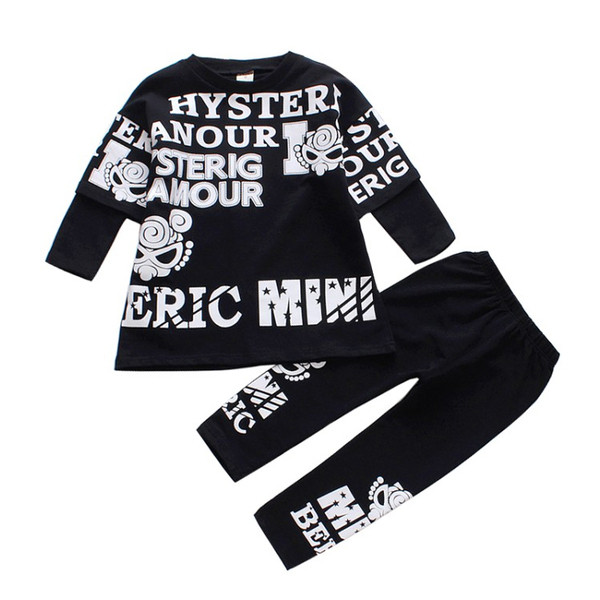 Gyermek modern szett fiúknak fekete színben, feliratokkal