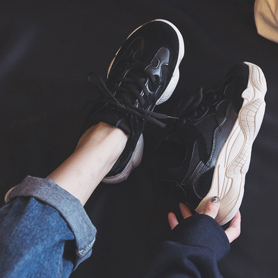 Stílusos női tornacipő két színben, magas talppal