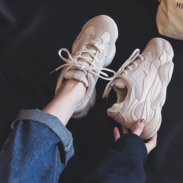 Stílusos női tornacipő két színben, magas talppal