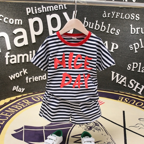 Modern gyerek csapat fiúknak két modell