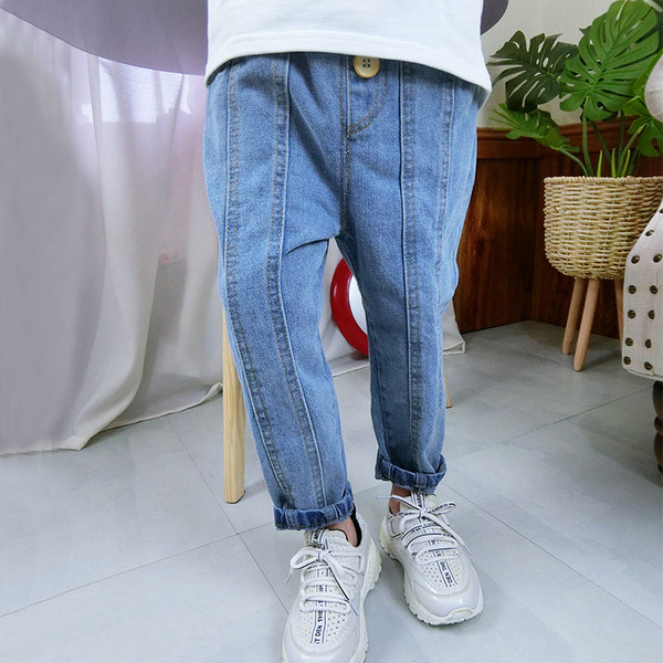 Gyerek farmer fiúknak gombokkal és zsebekkel széles modell