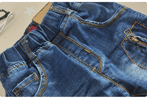 Modern gyerekfarmer fiúknak dekoratív cipzárral