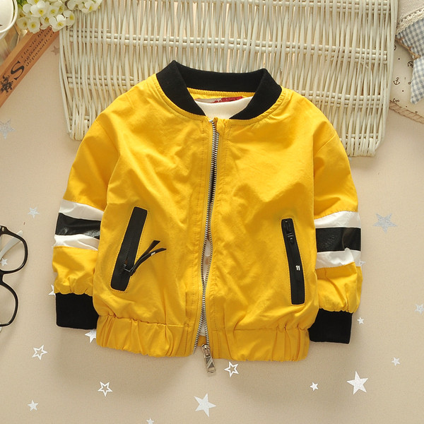 Modern gyerekkabát két színben, zsebekkel