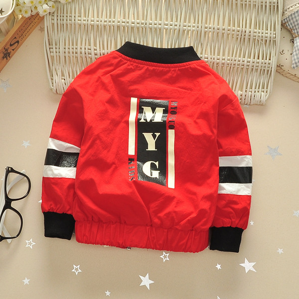 Modern gyerekkabát két színben, zsebekkel