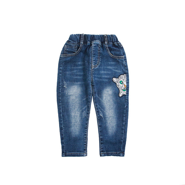 Elasztikus gyerekfarmer fiúknak zsebekkel és emblémával