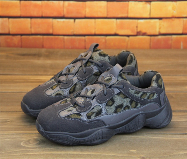 Modern női tornacipő két színben leopárd mintával