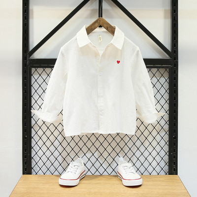 Modern gyereking fiúknak fekete-fehér hímzéssel