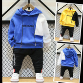 Aktuális gyerek sportcsapat irizáló színű hímzéssel