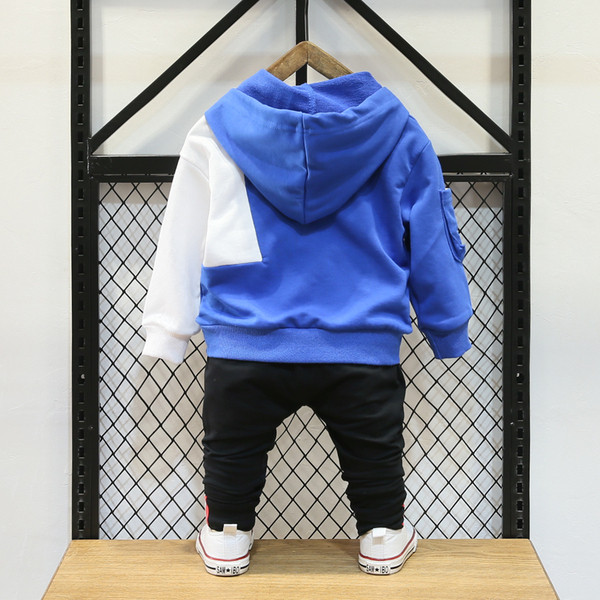 Aktuális gyerek sportcsapat irizáló színű hímzéssel