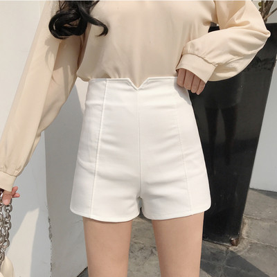 Stílusos női rövidnadrág fehér és fekete színben