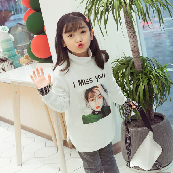 Alkalmi gyerekblúz magas gallérral és rátéttel, fehér színben