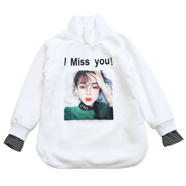 Alkalmi gyerekblúz magas gallérral és rátéttel, fehér színben