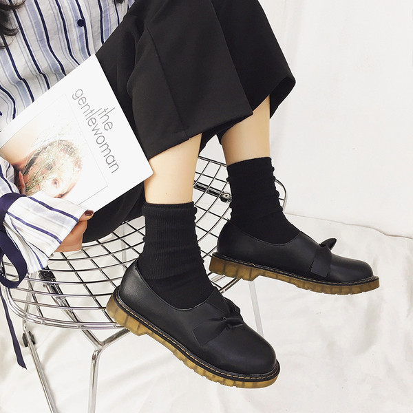 Női alkalmi cipő fekete és barna műbőr színben