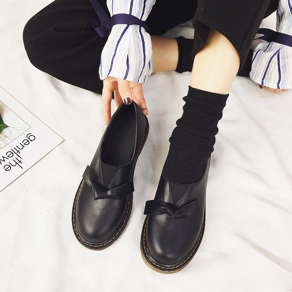 Női alkalmi cipő fekete és barna műbőr színben