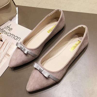 Stílusos női cipő két színű szalaggal, lapos talppal