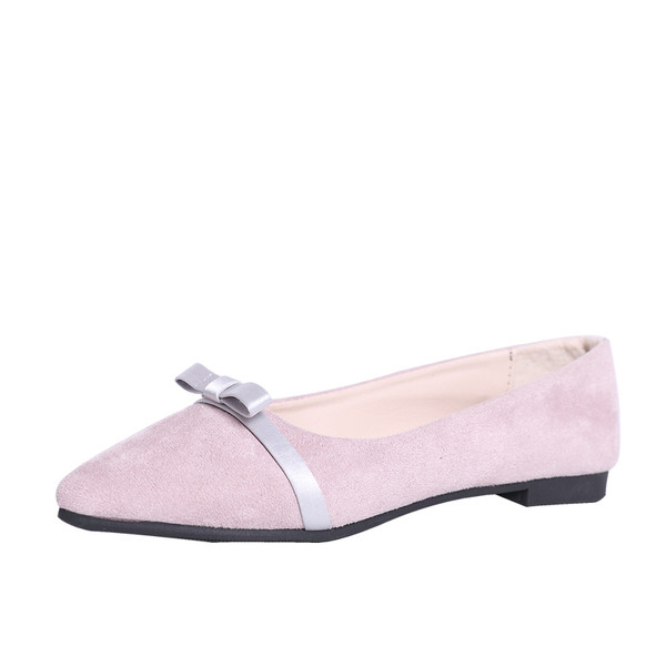 Stílusos női cipő két színű szalaggal, lapos talppal