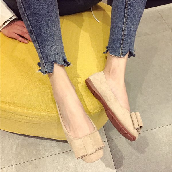 Modern női alkalmi cipő három színben, szalaggal