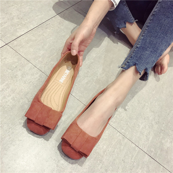 Modern női alkalmi cipő három színben, szalaggal