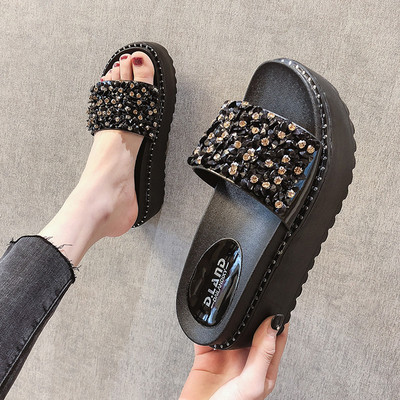 Papuci moderni de dama cu talpa inalta in doua culori