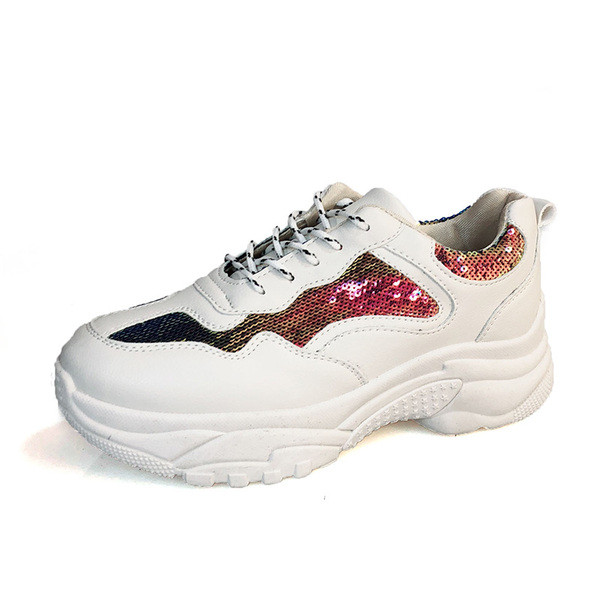 Aktuális női tornacipő fehér színben