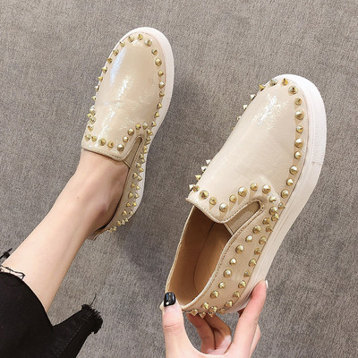 ΝΕΟ μοντέλο μοντέρνα γυναικεία μοκασίνεςμε διακοσμητικά τρουξ σε δύο χρώματα