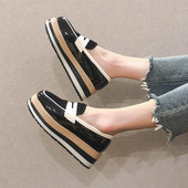 Stílusos női cipő magas talppal, három színben