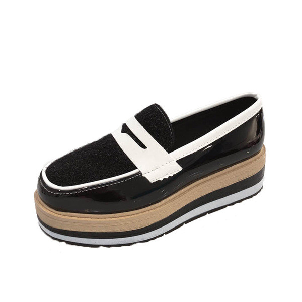 Stílusos női cipő magas talppal, három színben