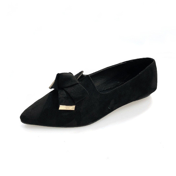 Modern női alkalmi cipő hegyes modell két színben