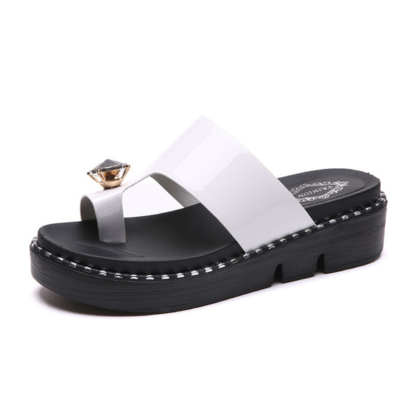 ÚJ Modern női papucs három színben