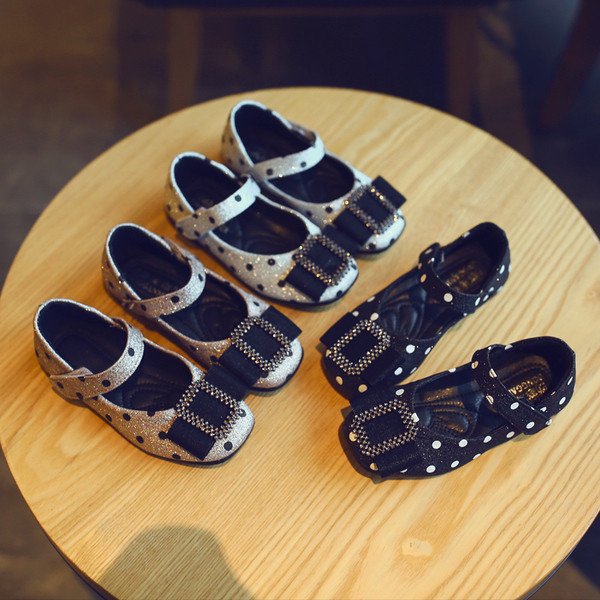 Tavaszi gyerekcipő lányoknak két színben