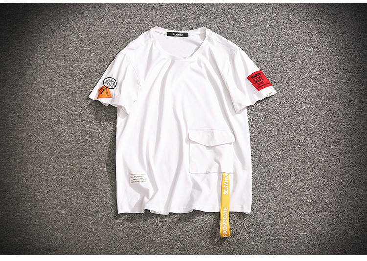 Alkalmi férfi póló zsebbel és emblémával fehér és fekete színben