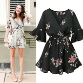 Stílusos női overál virágmotívumokkal, két színben