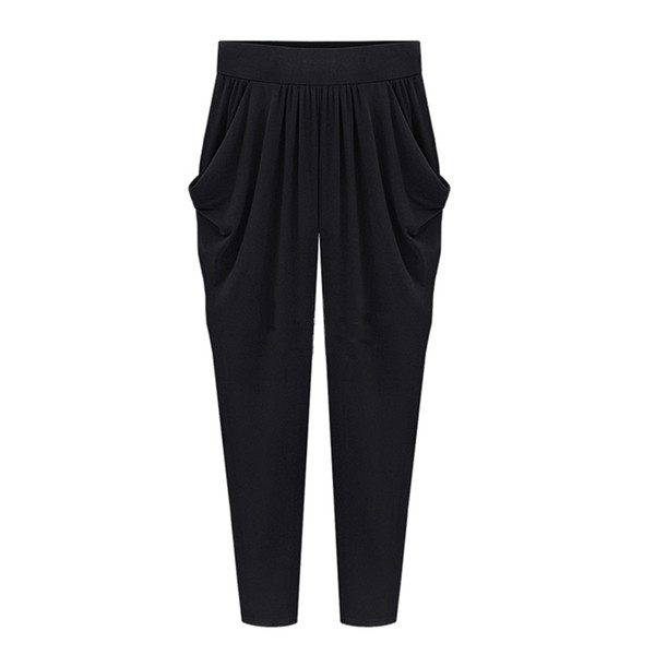 Modern női nadrág fekete színben, zsebekkel