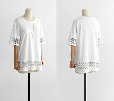 Modern női blúz, fehér és szürke csipkével