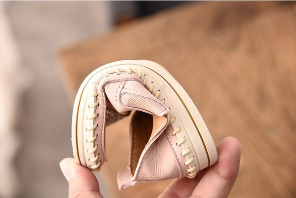 Modern gyerekcipő lányoknak három színben kövekkel