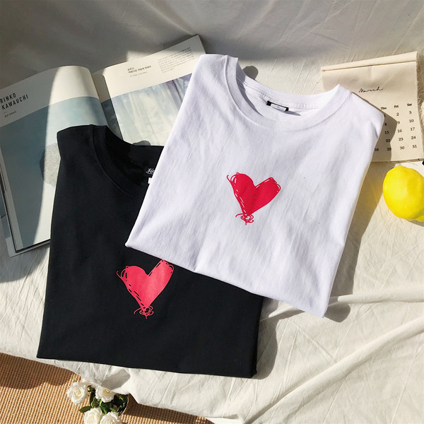 Férfi póló széles modell rátéttel fehér és fekete színben