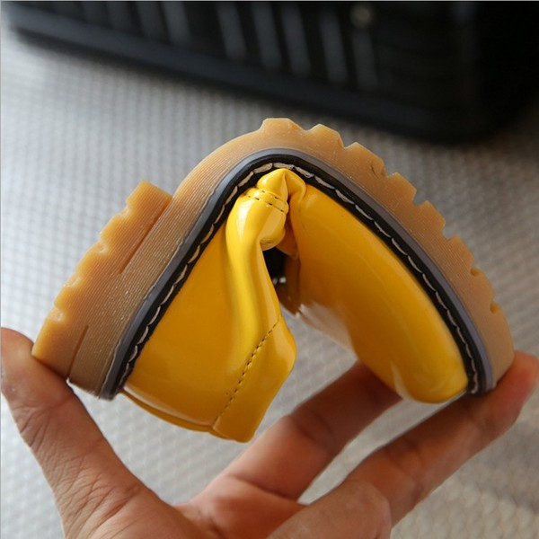 Μοντέρνα παιδικά παπούτσια για κορίτσια σε μαύρο, ροζ και κίτρινο χρώμα σε οικολογικό δέρμα