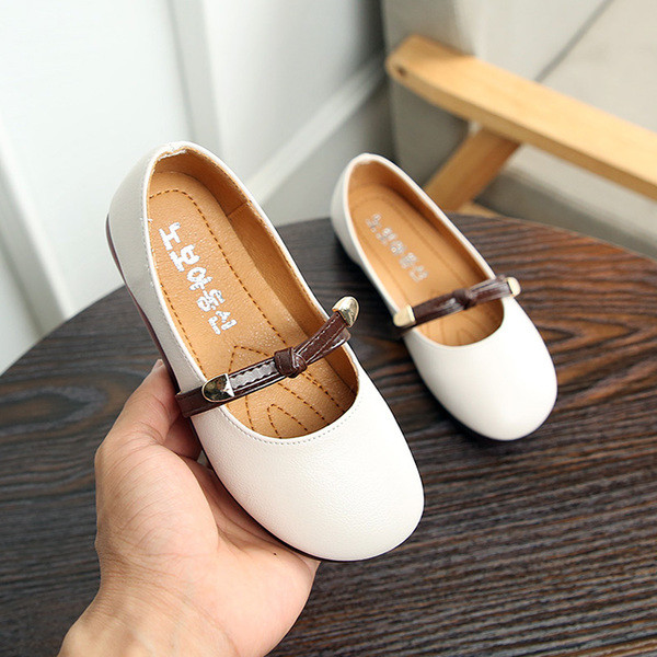 Stílusos gyerekcipő lányoknak több színű szalaggal