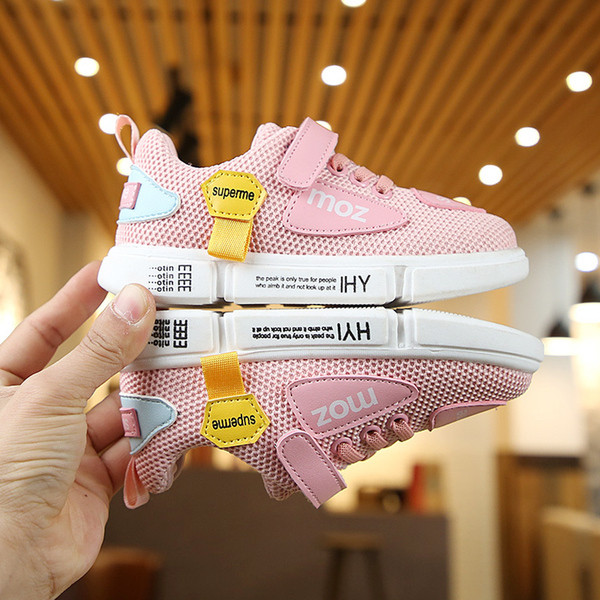 Új légáteresztő gyerekcipő lányoknak fehér és rózsaszín színben