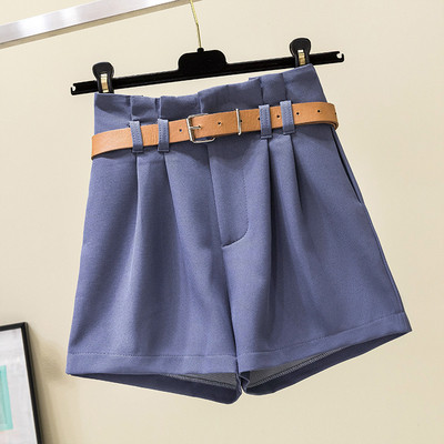 Női rövidnadrág övvel, négy színben