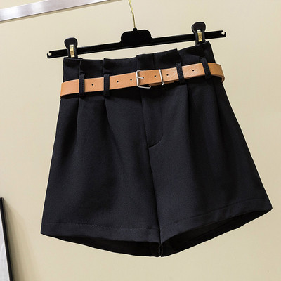 Női rövidnadrág övvel, négy színben