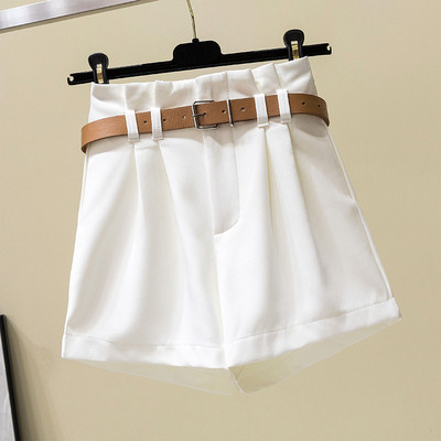 Női rövidnadrág övvel, négy színben