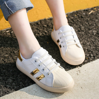 Спортно-ежедневни детски обувки за момичета в бял и черен цвят