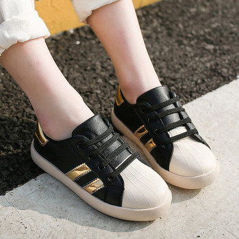Спортно-ежедневни детски обувки за момичета в бял и черен цвят