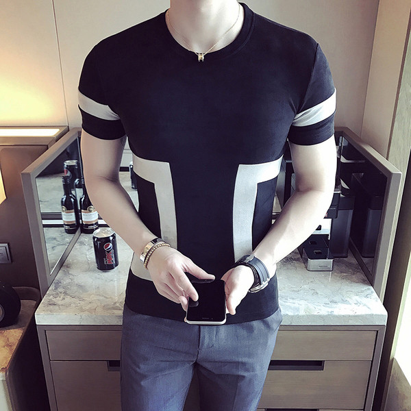 Modern, rövid ujjú férfi póló fekete-fehér színben