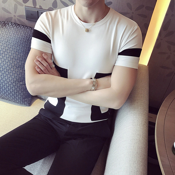 Modern, rövid ujjú férfi póló fekete-fehér színben